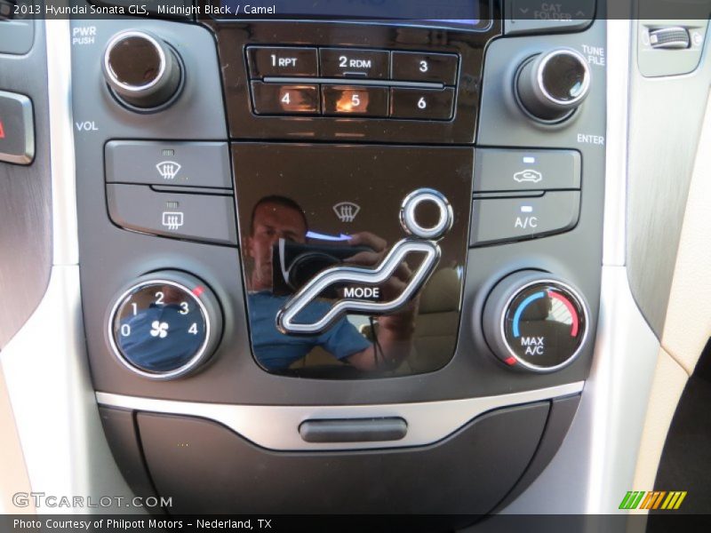 Midnight Black / Camel 2013 Hyundai Sonata GLS