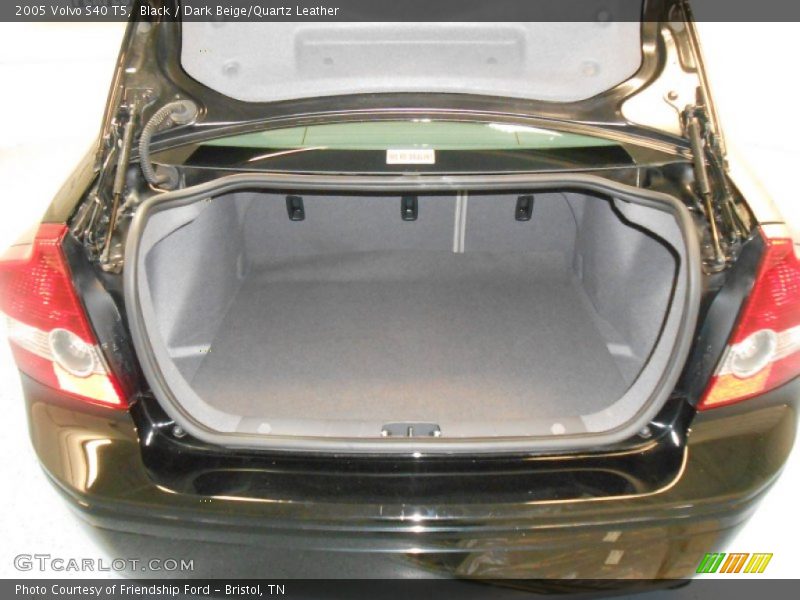 Black / Dark Beige/Quartz Leather 2005 Volvo S40 T5