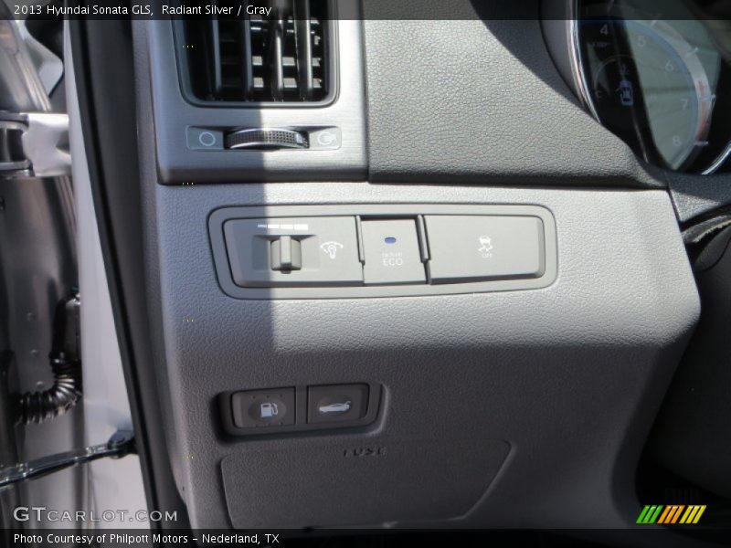 Radiant Silver / Gray 2013 Hyundai Sonata GLS