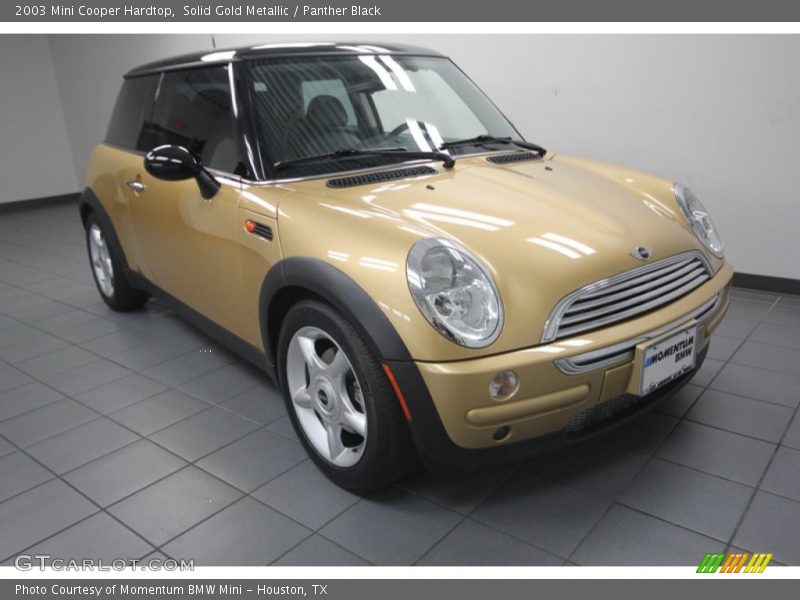 Solid Gold Metallic / Panther Black 2003 Mini Cooper Hardtop