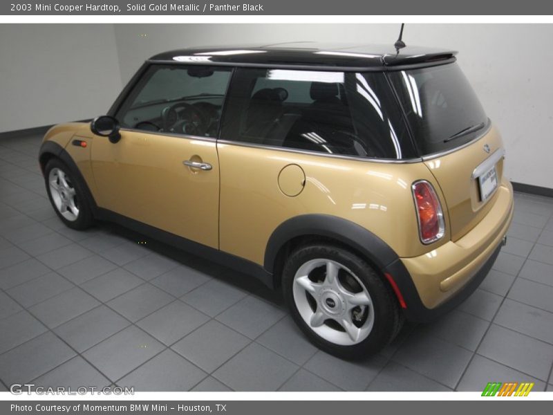 Solid Gold Metallic / Panther Black 2003 Mini Cooper Hardtop