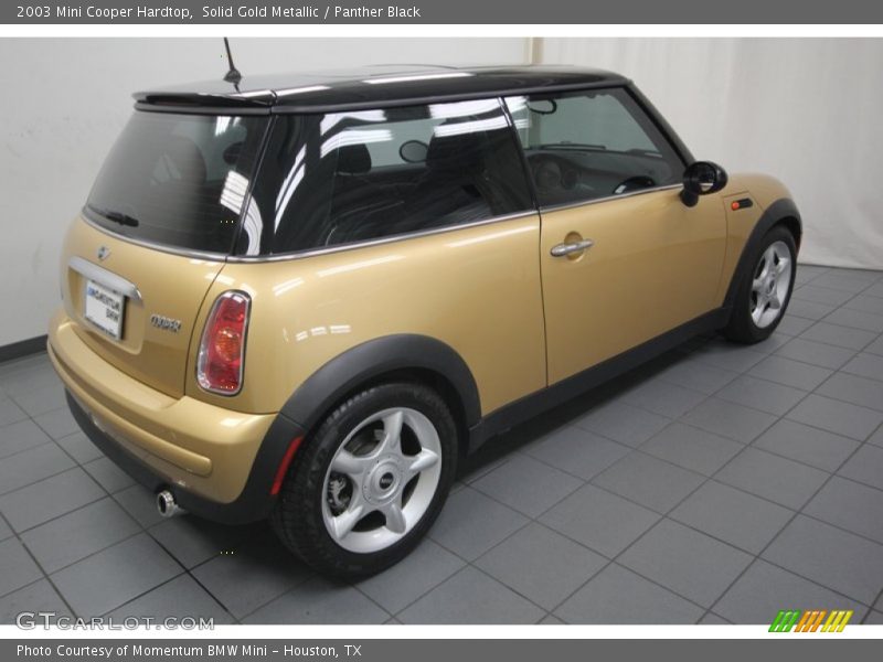 Solid Gold Metallic / Panther Black 2003 Mini Cooper Hardtop