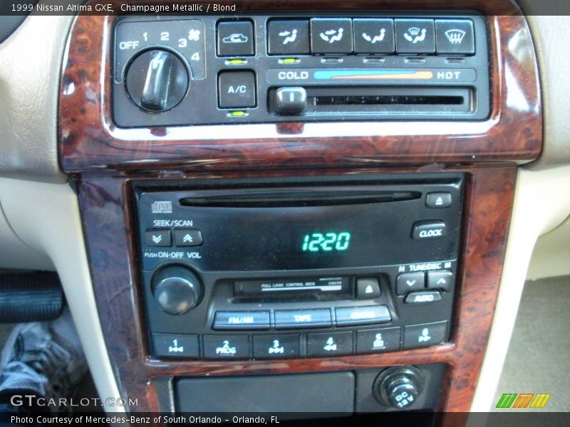 Champagne Metallic / Blond 1999 Nissan Altima GXE