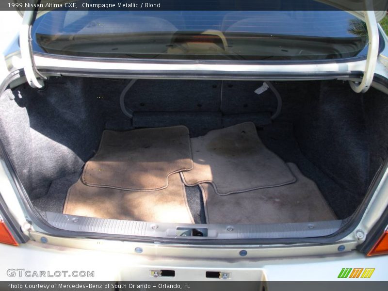 Champagne Metallic / Blond 1999 Nissan Altima GXE