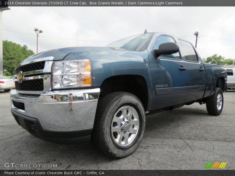 Front 3/4 View of 2014 Silverado 2500HD LT Crew Cab
