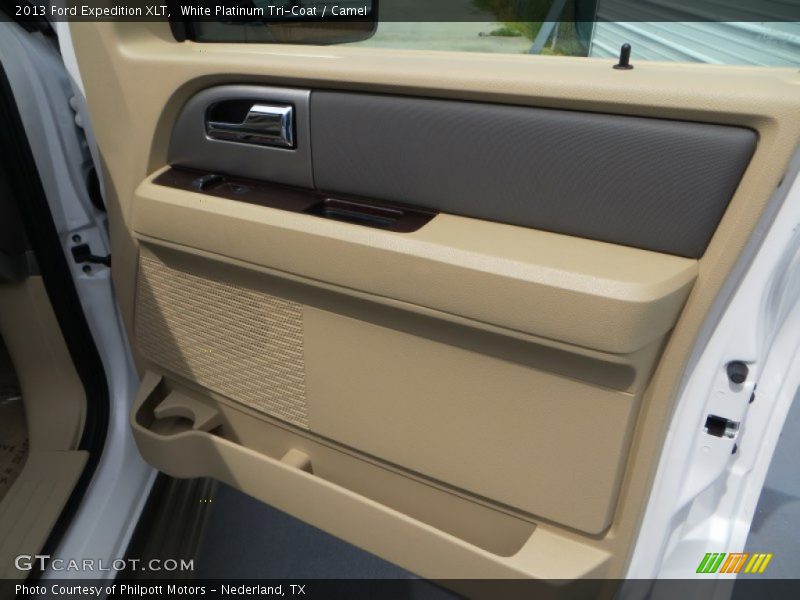 White Platinum Tri-Coat / Camel 2013 Ford Expedition XLT