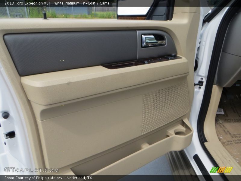 White Platinum Tri-Coat / Camel 2013 Ford Expedition XLT