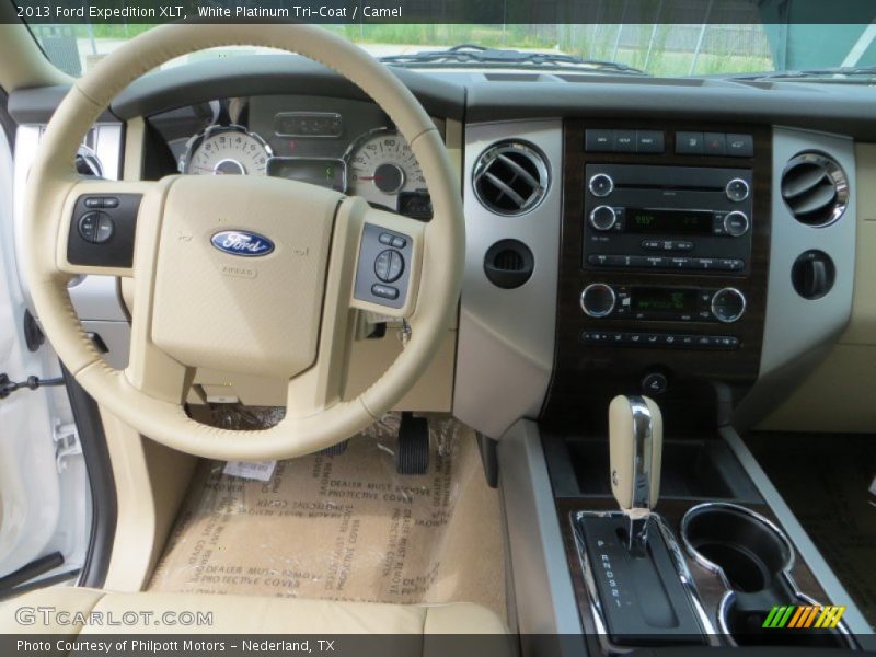 White Platinum Tri-Coat / Camel 2013 Ford Expedition XLT