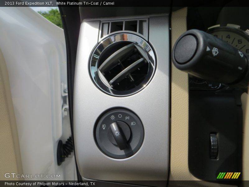 White Platinum Tri-Coat / Camel 2013 Ford Expedition XLT