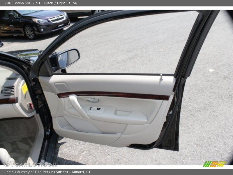 Black / Light Taupe 2005 Volvo S80 2.5T