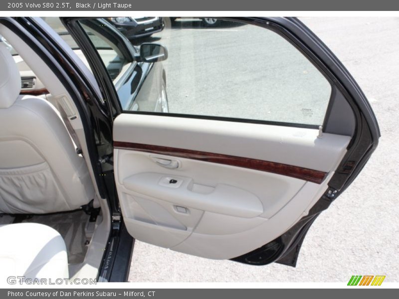 Black / Light Taupe 2005 Volvo S80 2.5T