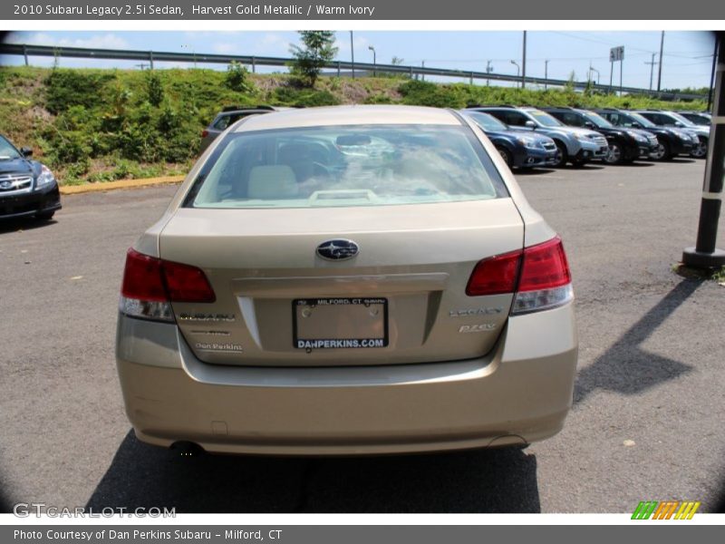 Harvest Gold Metallic / Warm Ivory 2010 Subaru Legacy 2.5i Sedan