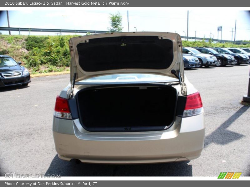 Harvest Gold Metallic / Warm Ivory 2010 Subaru Legacy 2.5i Sedan