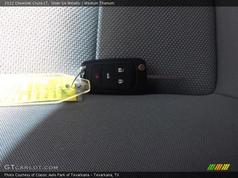 Silver Ice Metallic / Medium Titanium 2012 Chevrolet Cruze LT