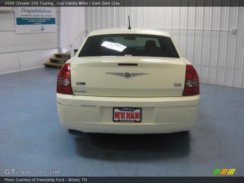 Cool Vanilla White / Dark Slate Gray 2008 Chrysler 300 Touring