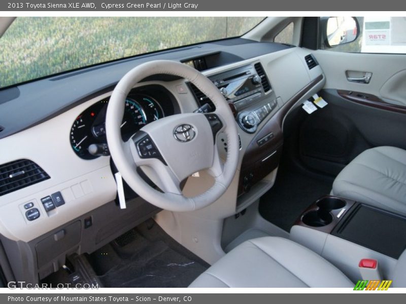 Cypress Green Pearl / Light Gray 2013 Toyota Sienna XLE AWD
