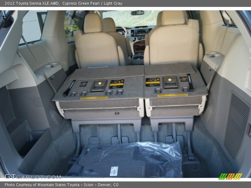 Cypress Green Pearl / Light Gray 2013 Toyota Sienna XLE AWD