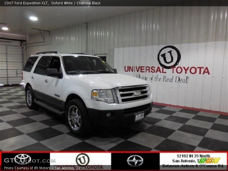 Oxford White / Charcoal Black 2007 Ford Expedition XLT