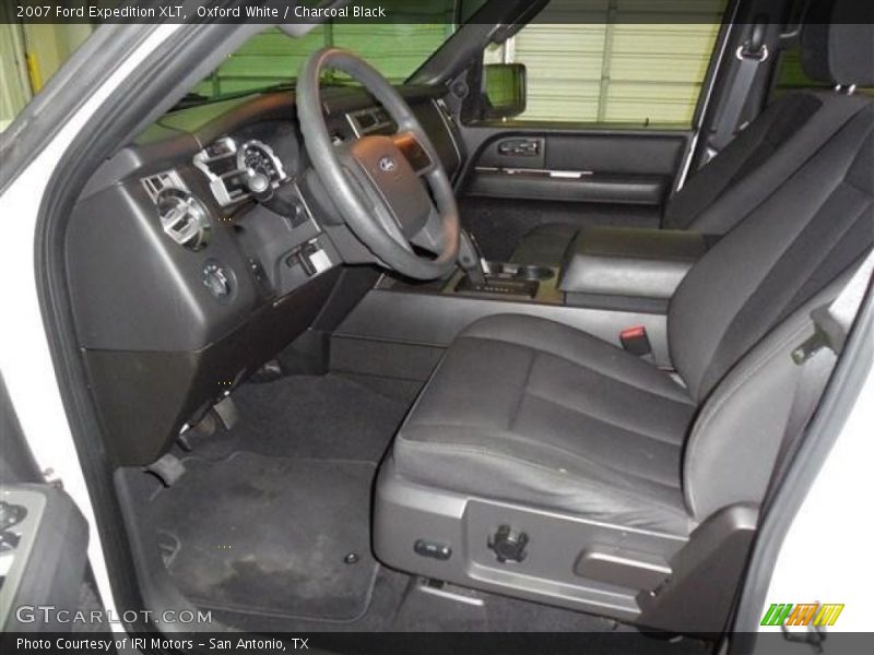 Oxford White / Charcoal Black 2007 Ford Expedition XLT