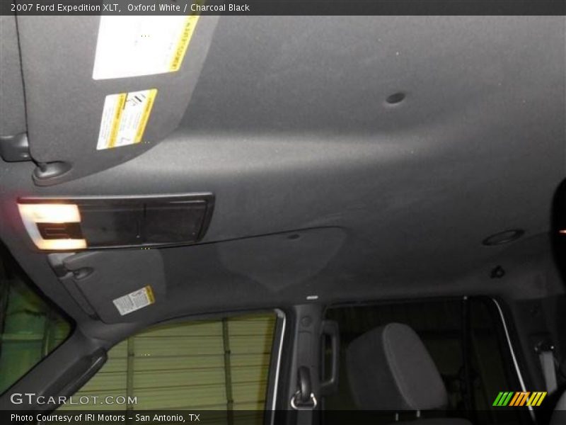 Oxford White / Charcoal Black 2007 Ford Expedition XLT