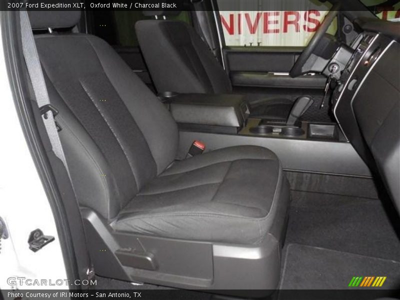 Oxford White / Charcoal Black 2007 Ford Expedition XLT