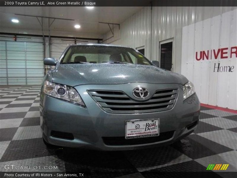 Aloe Green Metallic / Bisque 2009 Toyota Camry LE