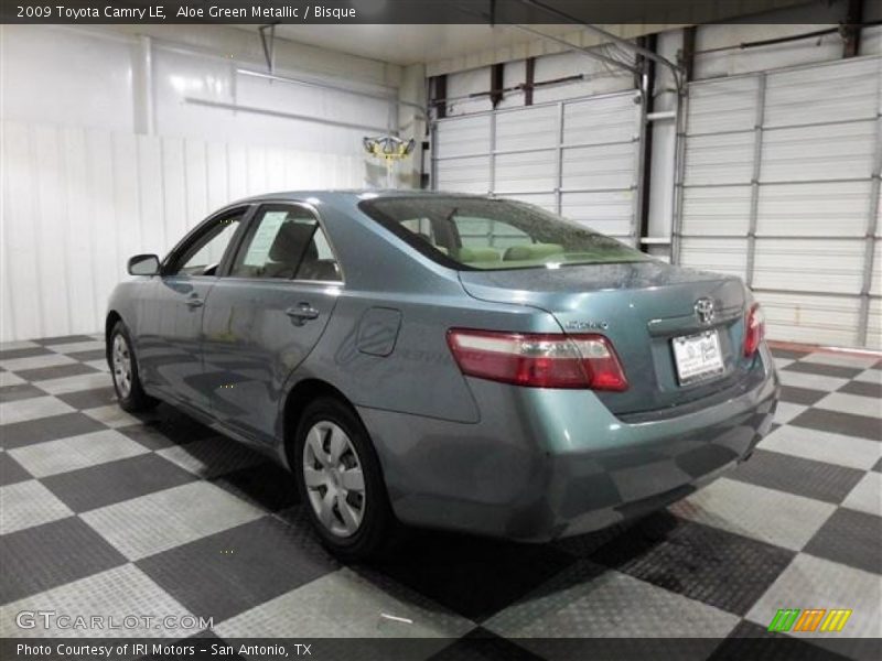 Aloe Green Metallic / Bisque 2009 Toyota Camry LE