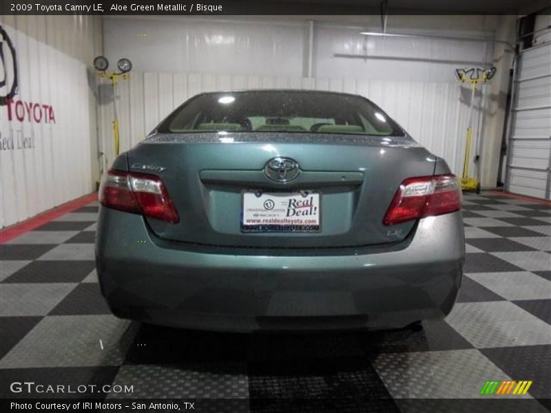 Aloe Green Metallic / Bisque 2009 Toyota Camry LE