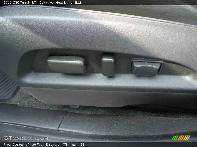 Quicksilver Metallic / Jet Black 2010 GMC Terrain SLT