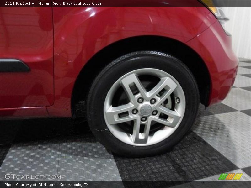 Molten Red / Black Soul Logo Cloth 2011 Kia Soul +