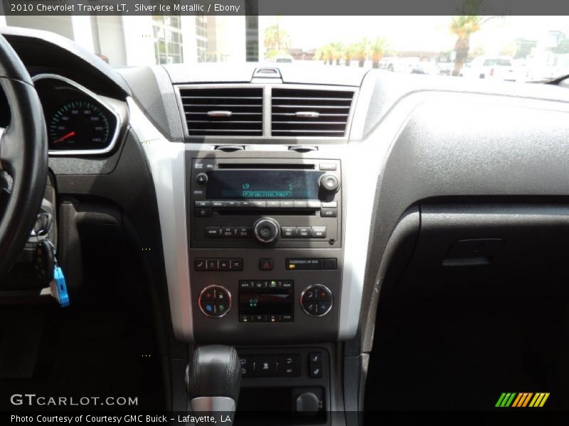 Silver Ice Metallic / Ebony 2010 Chevrolet Traverse LT