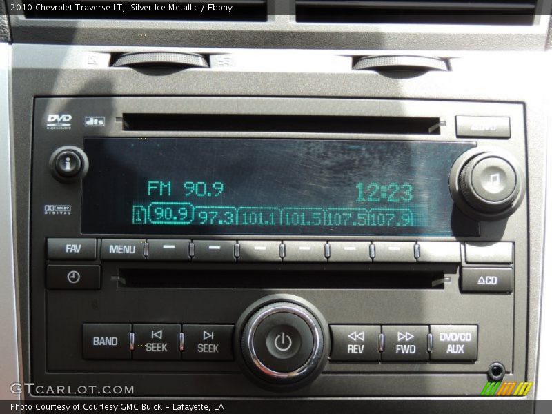 Silver Ice Metallic / Ebony 2010 Chevrolet Traverse LT