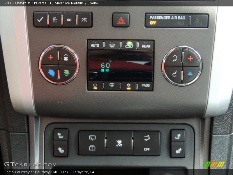 Silver Ice Metallic / Ebony 2010 Chevrolet Traverse LT