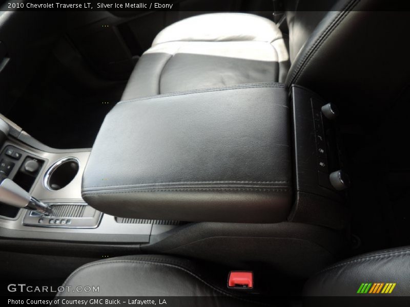 Silver Ice Metallic / Ebony 2010 Chevrolet Traverse LT