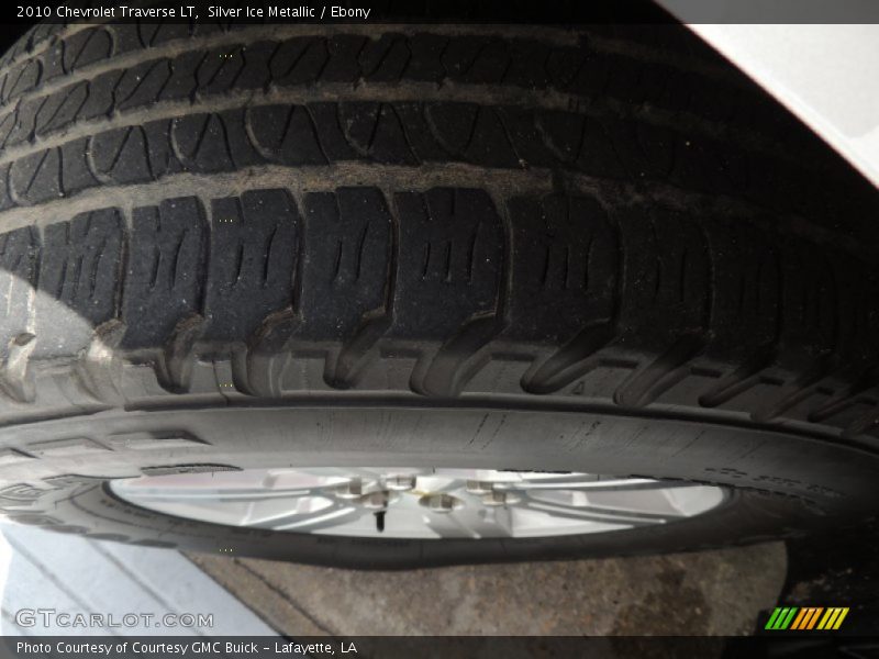 Silver Ice Metallic / Ebony 2010 Chevrolet Traverse LT