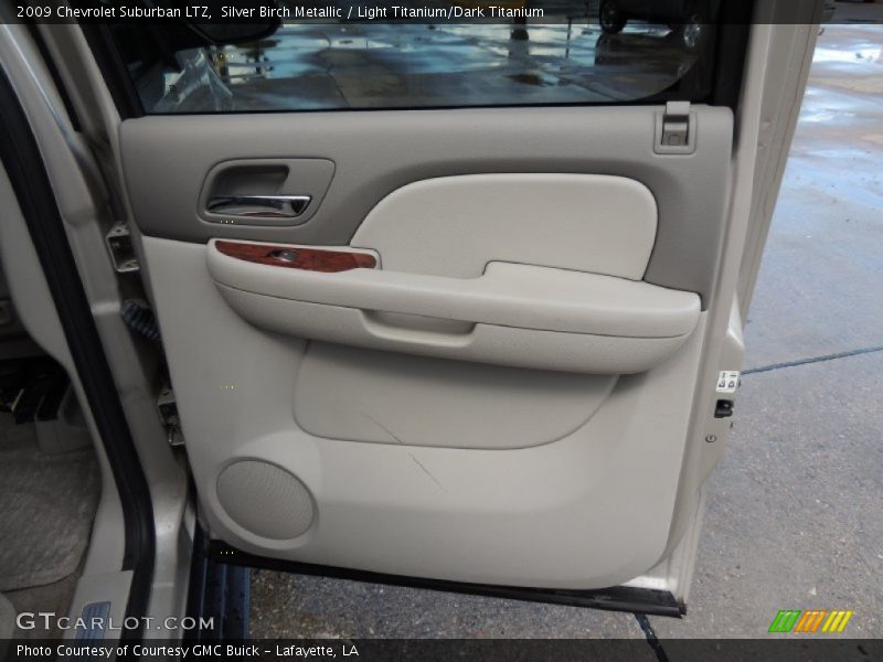 Silver Birch Metallic / Light Titanium/Dark Titanium 2009 Chevrolet Suburban LTZ