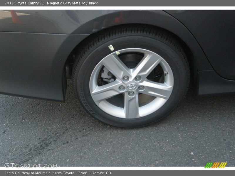 Magnetic Gray Metallic / Black 2013 Toyota Camry SE