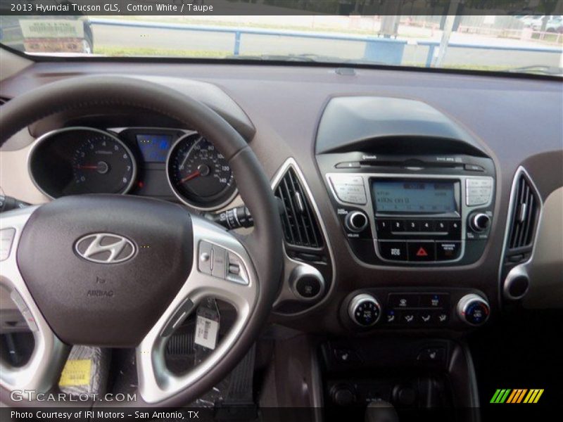 Cotton White / Taupe 2013 Hyundai Tucson GLS