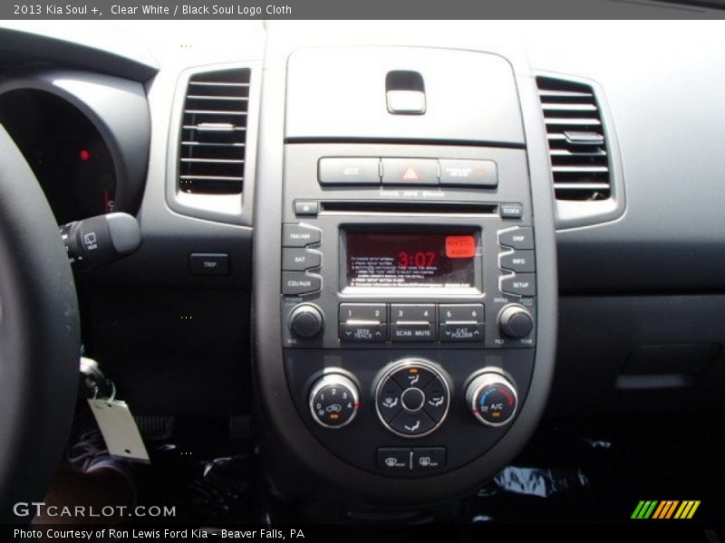Clear White / Black Soul Logo Cloth 2013 Kia Soul +