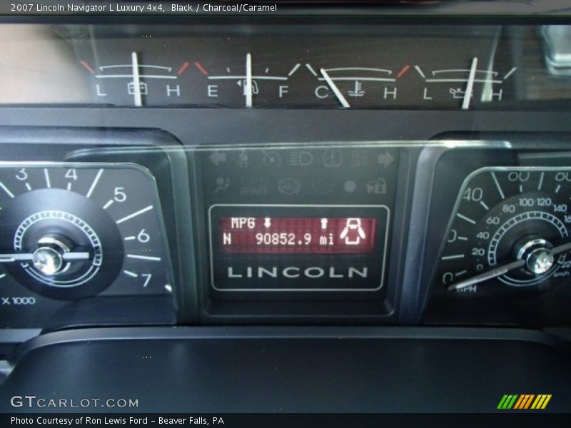 Black / Charcoal/Caramel 2007 Lincoln Navigator L Luxury 4x4