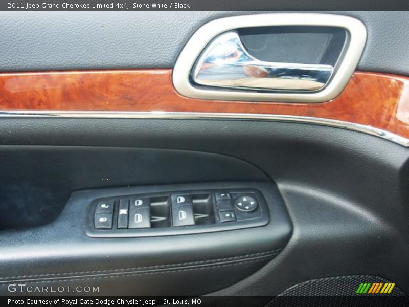 Stone White / Black 2011 Jeep Grand Cherokee Limited 4x4