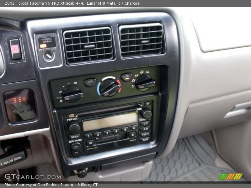 Controls of 2002 Tacoma V6 TRD Xtracab 4x4