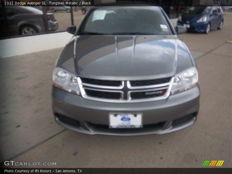 Tungsten Metallic / Black 2012 Dodge Avenger SE