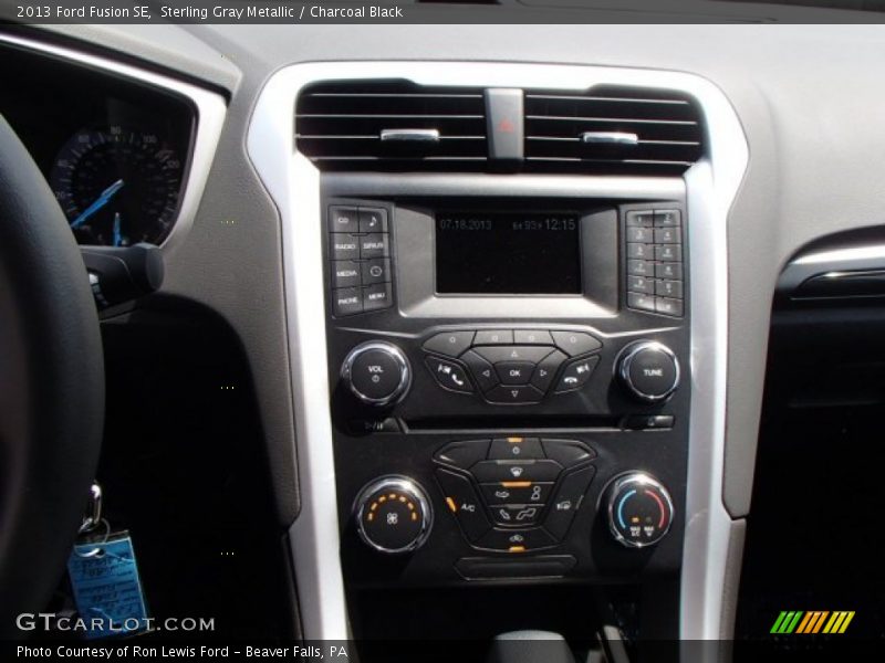 Sterling Gray Metallic / Charcoal Black 2013 Ford Fusion SE