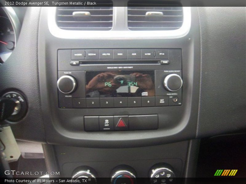 Tungsten Metallic / Black 2012 Dodge Avenger SE