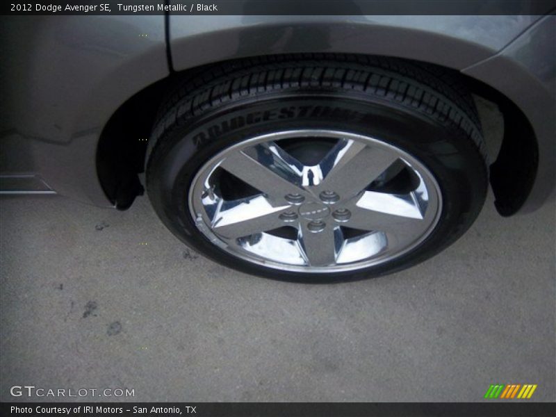 Tungsten Metallic / Black 2012 Dodge Avenger SE