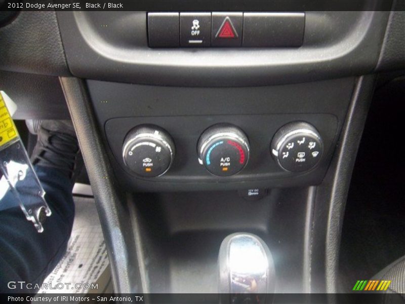 Black / Black 2012 Dodge Avenger SE