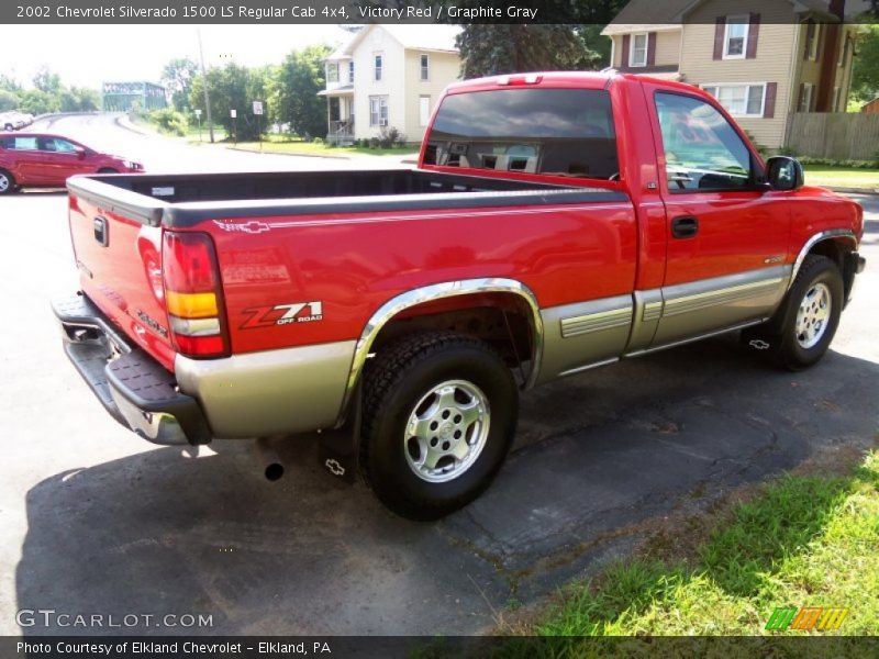 Victory Red / Graphite Gray 2002 Chevrolet Silverado 1500 LS Regular Cab 4x4