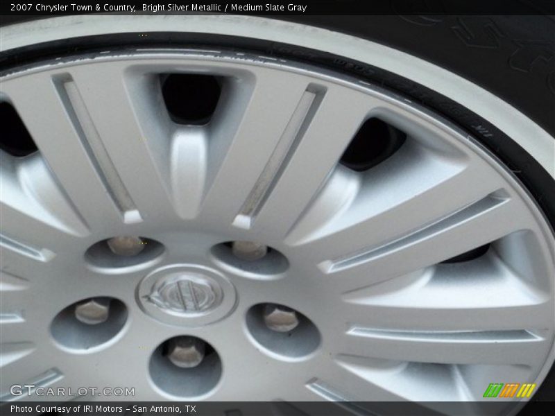 Bright Silver Metallic / Medium Slate Gray 2007 Chrysler Town & Country