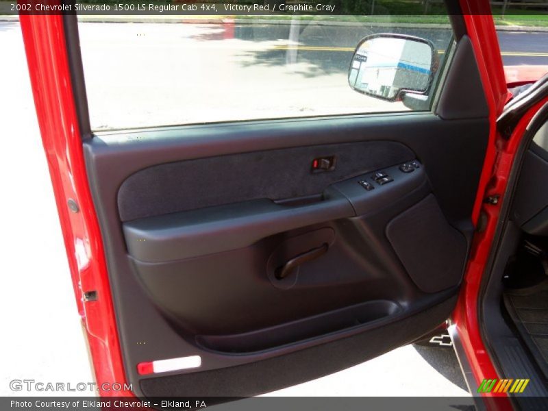 Victory Red / Graphite Gray 2002 Chevrolet Silverado 1500 LS Regular Cab 4x4